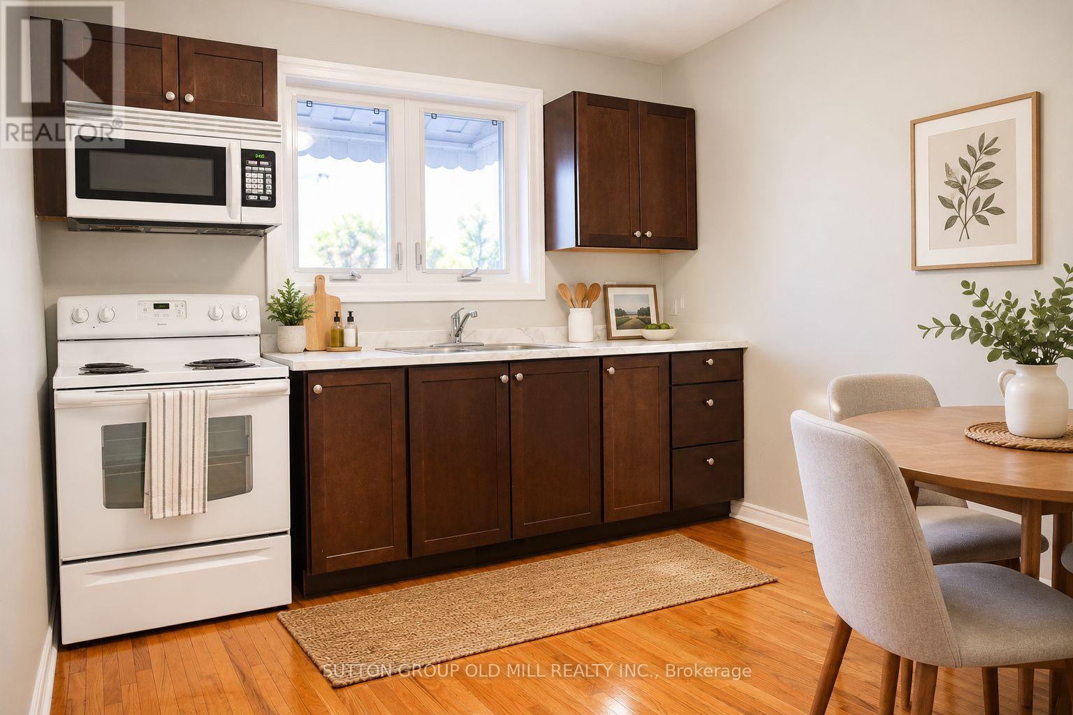 28 Holwood Avenue, Toronto, ON photo 12