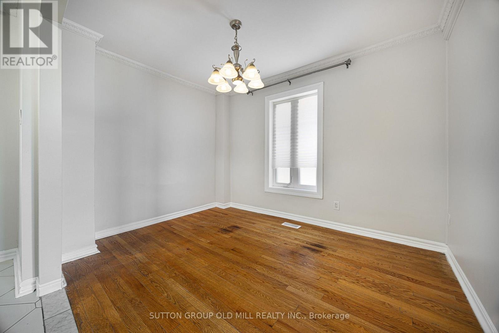 28 Holwood Avenue, Toronto, ON photo 4
