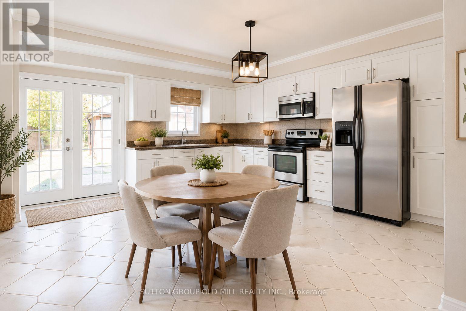 28 Holwood Avenue, Toronto, ON photo 5