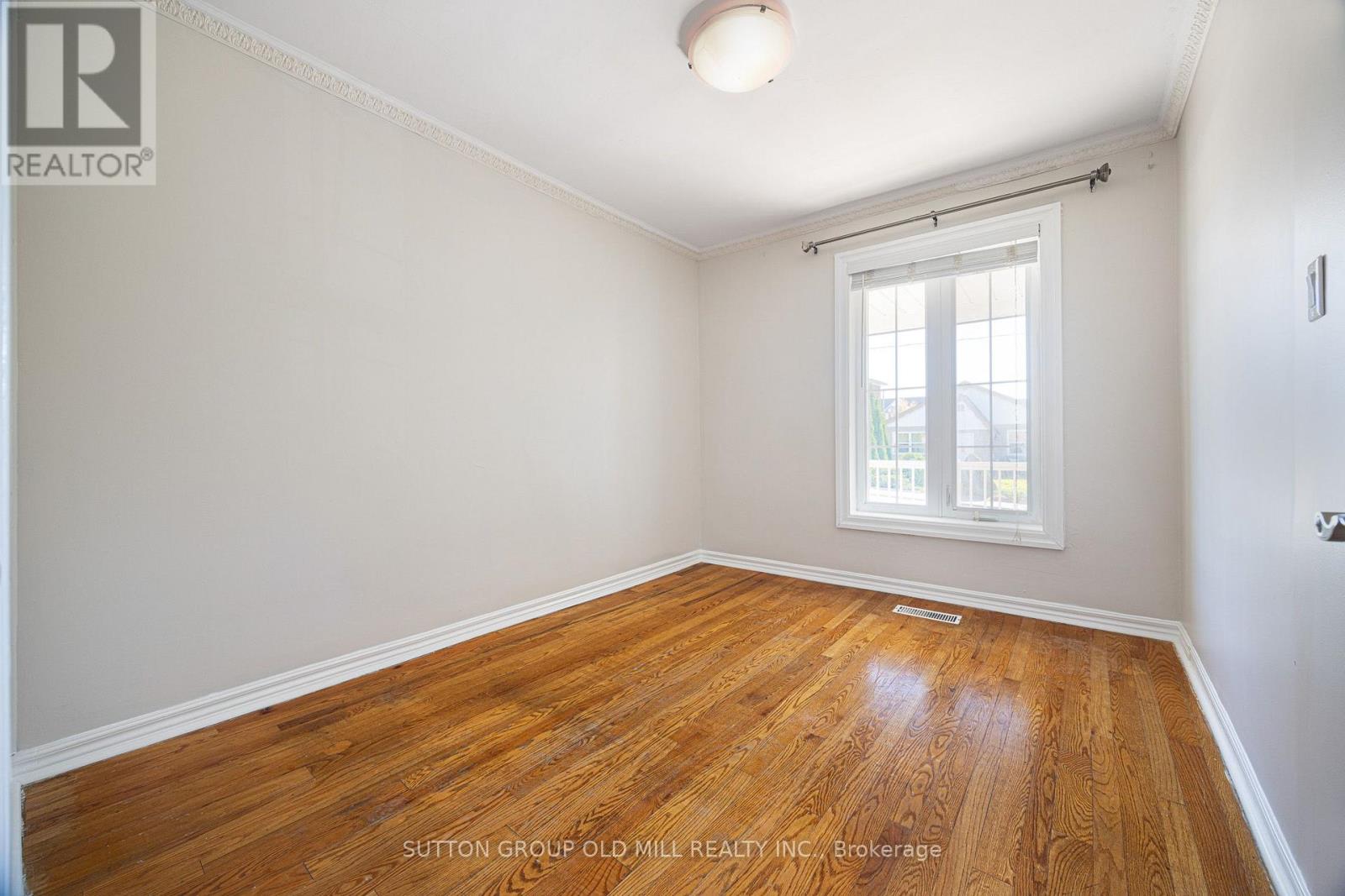 28 Holwood Avenue, Toronto, ON photo 8