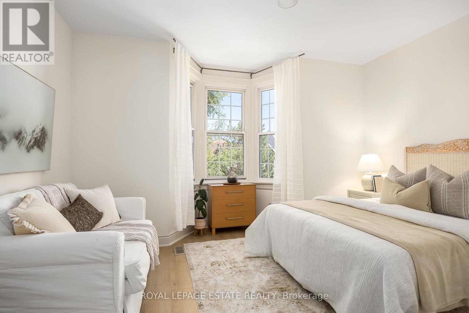 74 EDWIN AVENUE - 16