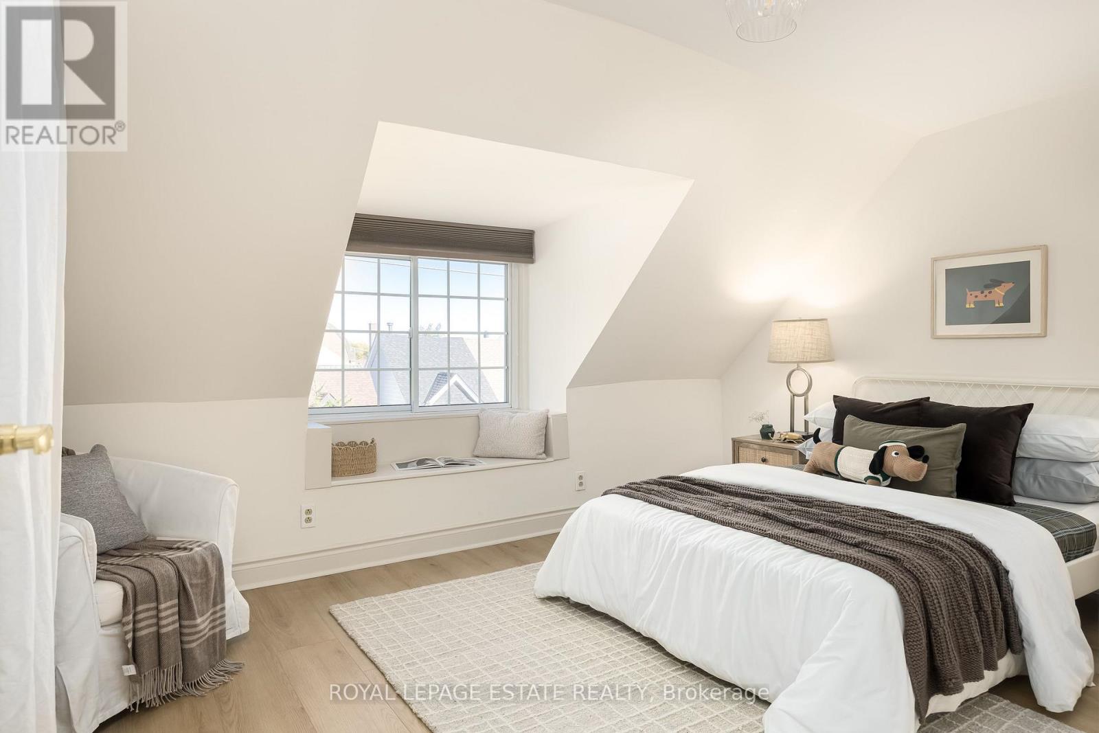 74 EDWIN AVENUE - 27