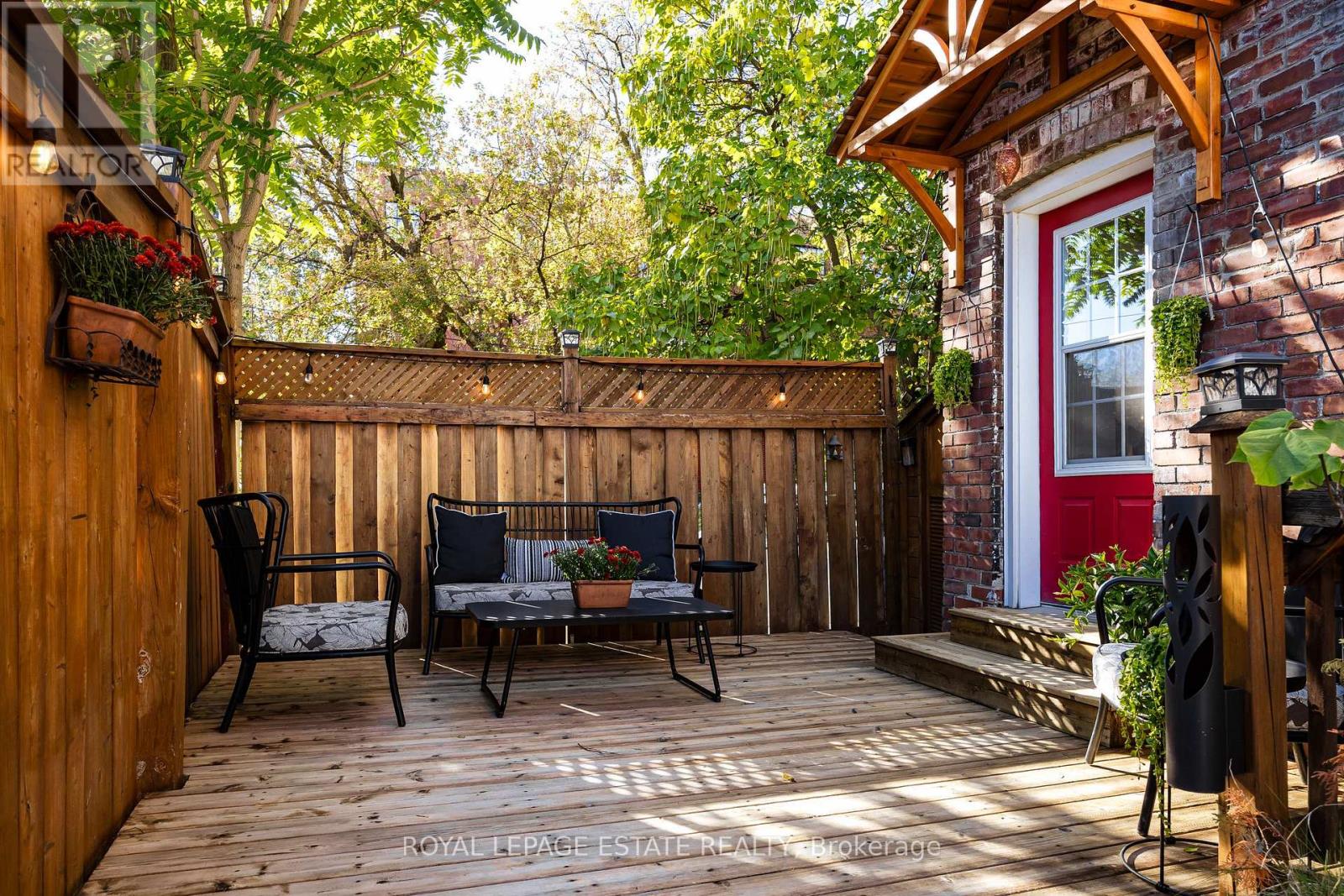 74 EDWIN AVENUE - 41