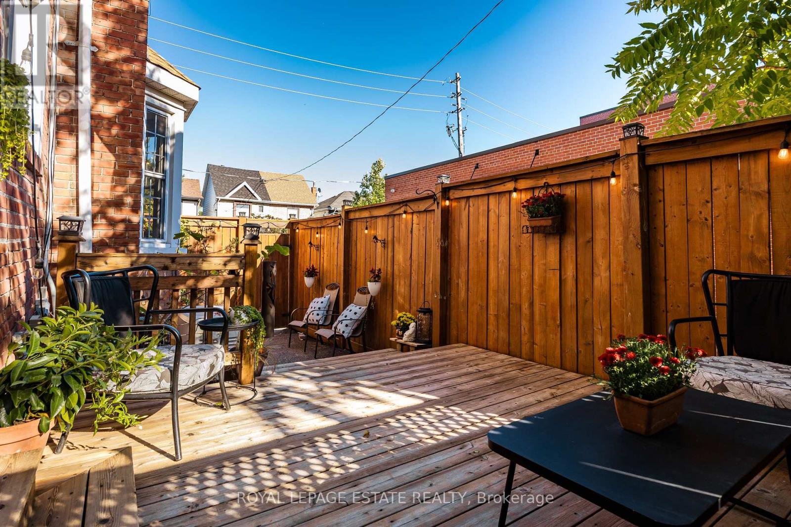 74 EDWIN AVENUE - 44