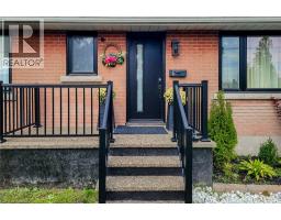 4pc Bathroom - 8 Albemarle Street, Brantford, ON N3S4N2 Photo 6