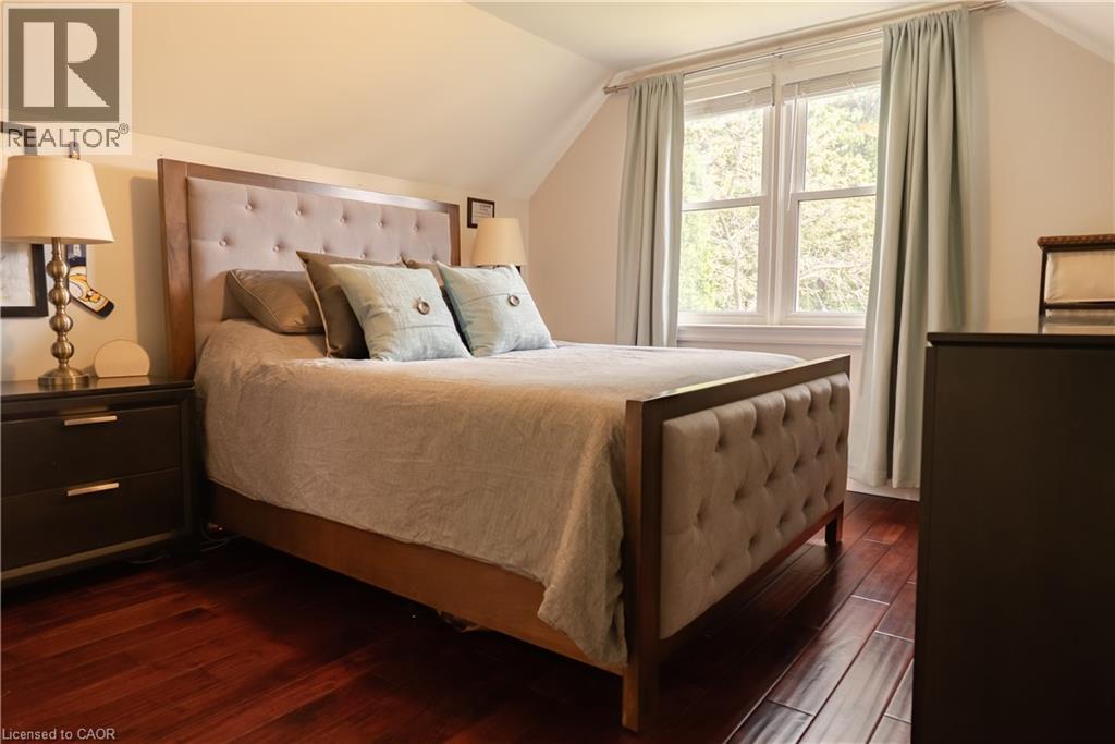 8 CAMERON Avenue - 17