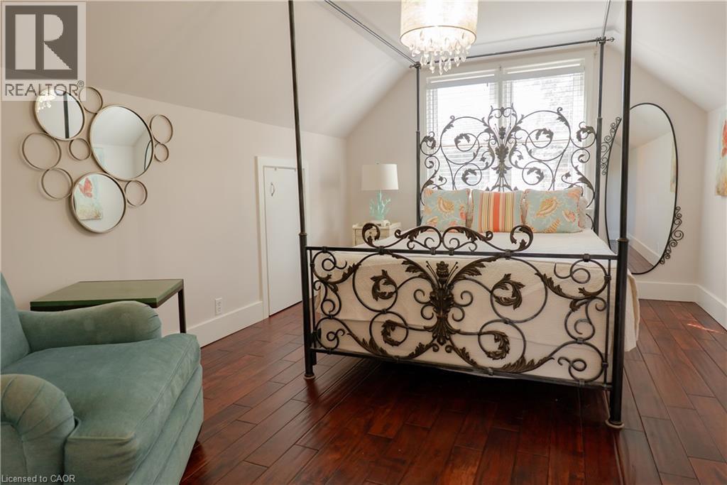 8 CAMERON Avenue - 20