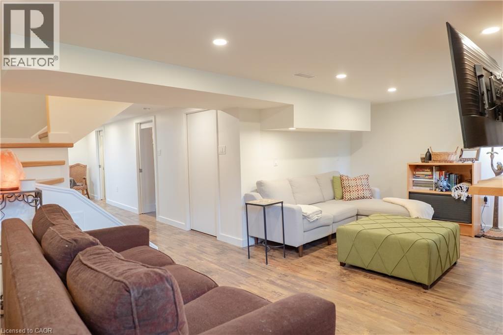 8 CAMERON Avenue - 23