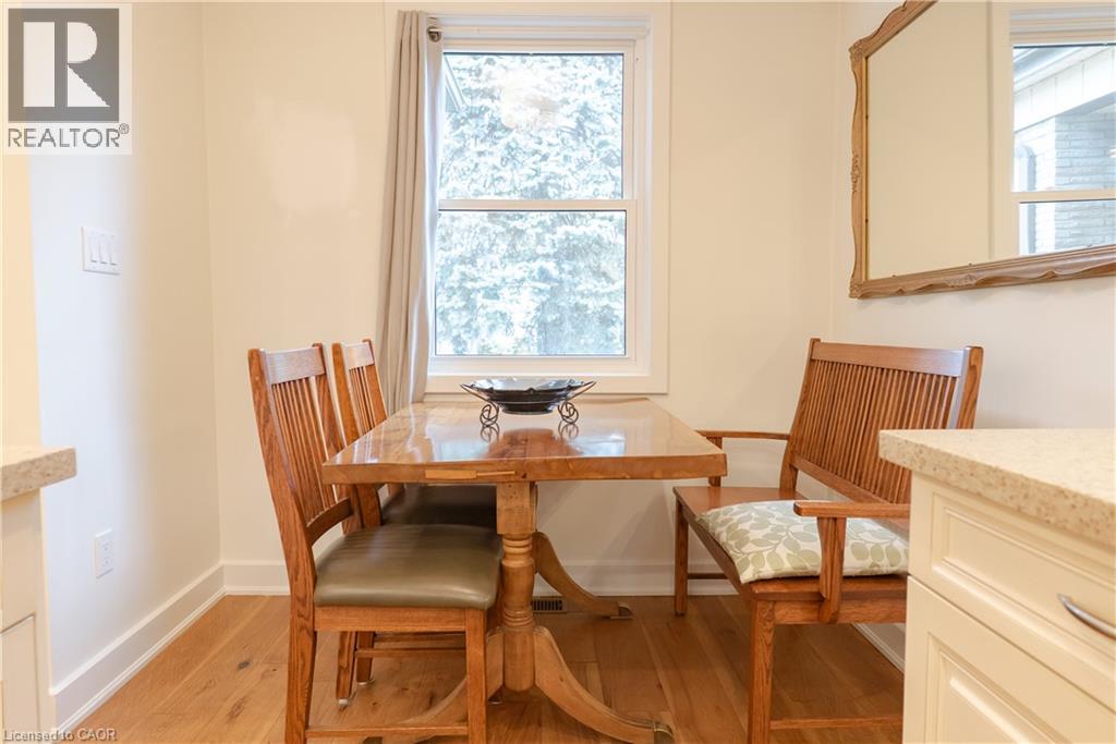 8 CAMERON Avenue - 9