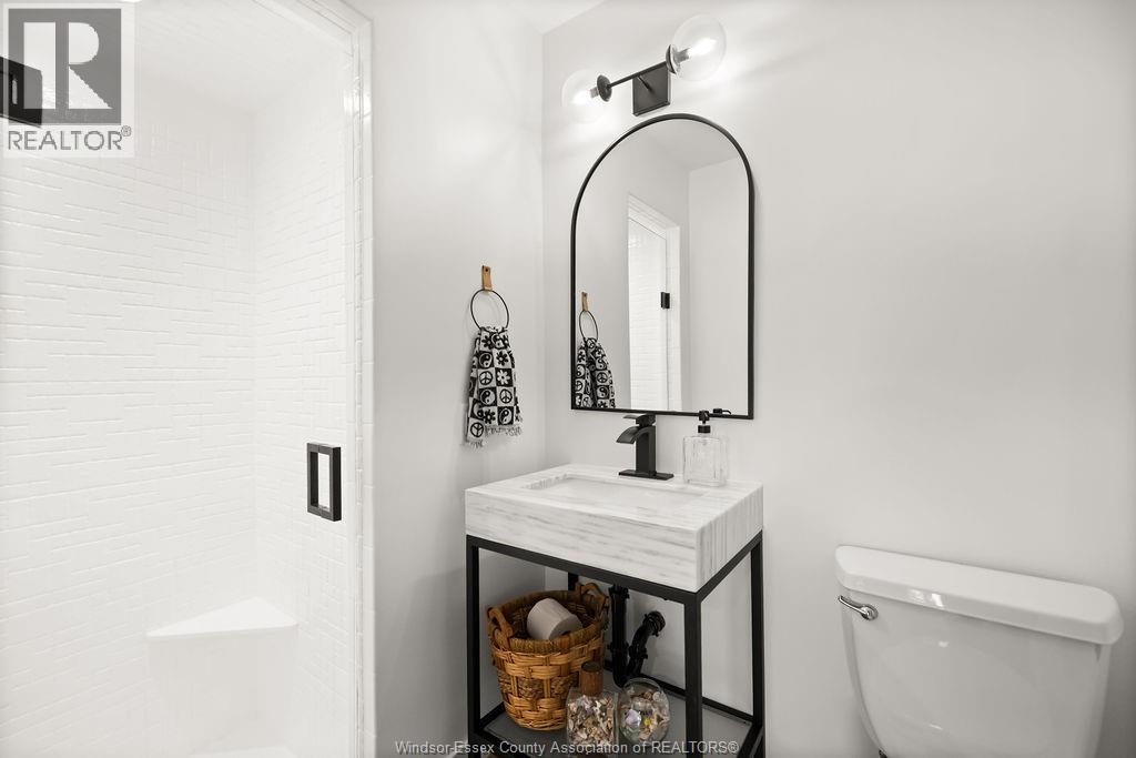 8678 RIVERSIDE DRIVE - Image 36