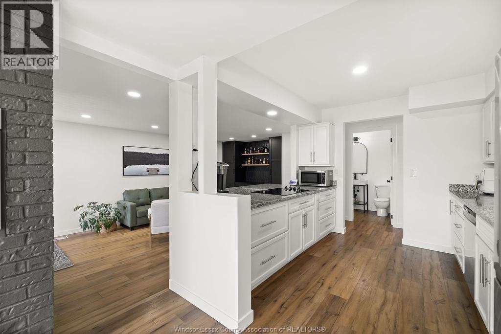 8678 RIVERSIDE DRIVE - 12