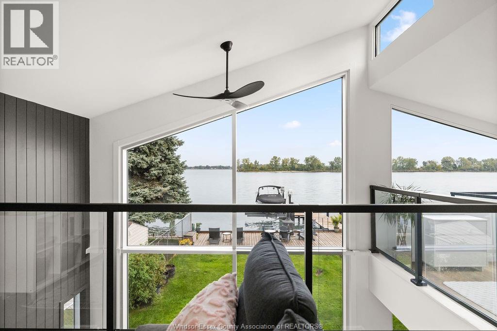8678 RIVERSIDE DRIVE - 35