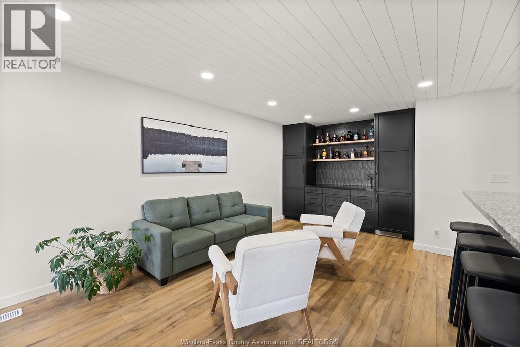 8678 RIVERSIDE DRIVE - Image 14