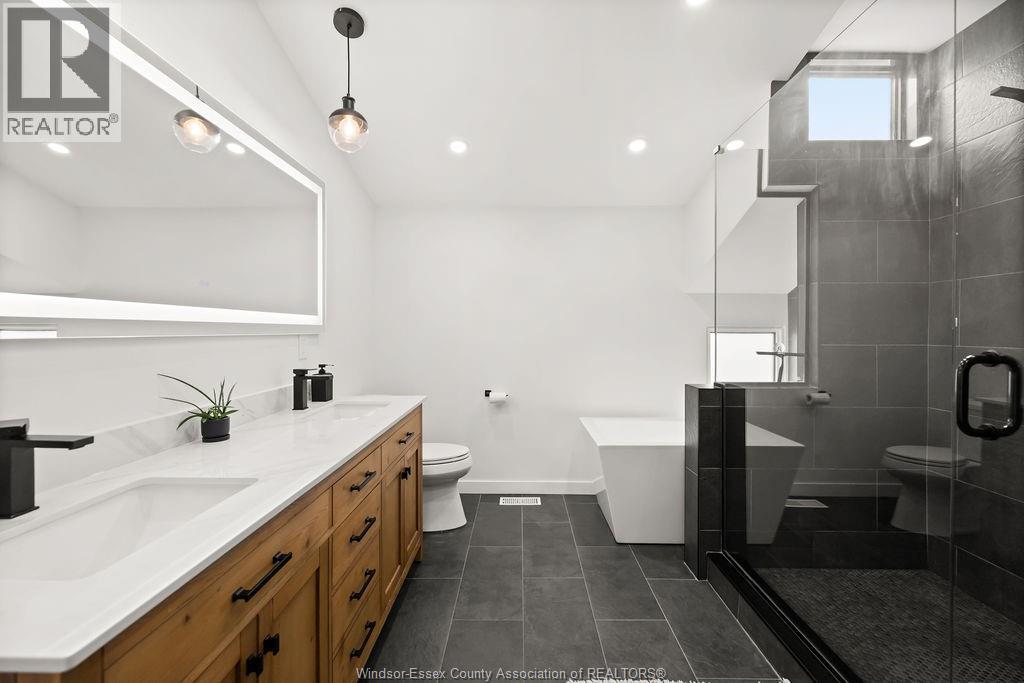 8678 RIVERSIDE DRIVE - 32