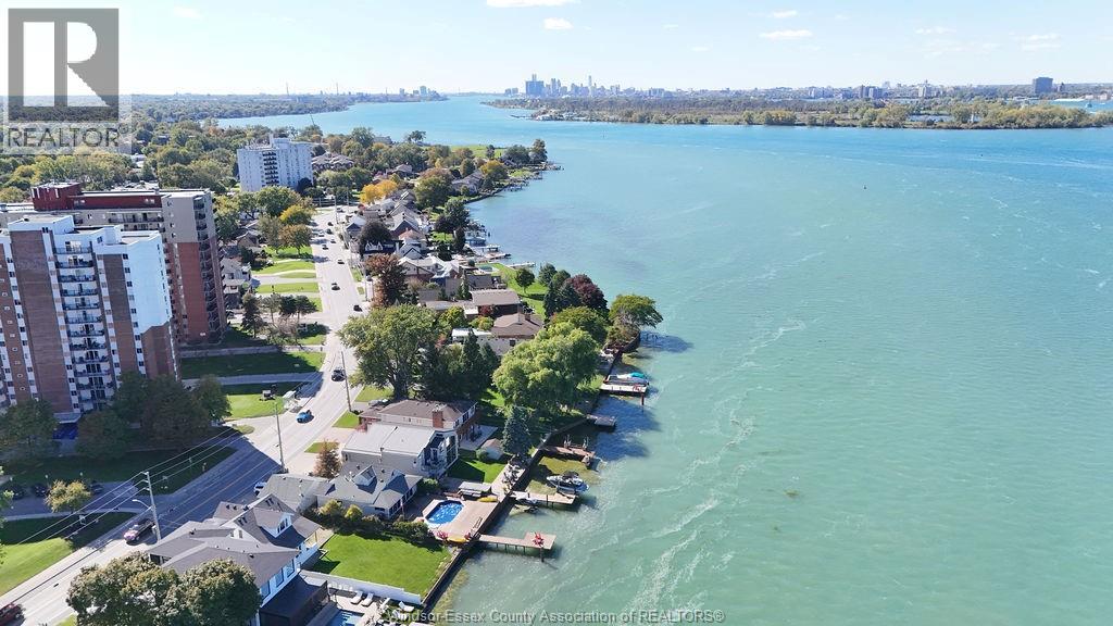 8678 RIVERSIDE DRIVE - 48