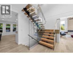 4324 Glencanyon Drive, North Vancouver, BC V7N4B3 Photo 14