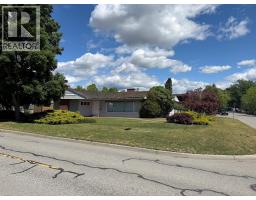 2041 Abbott Street, Kelowna, BC V1Y1C4 Photo 13