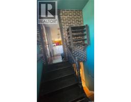 Enclosed porch - 628 Walsh Avenue, Oxbow, SK S0C2B0 Photo 6