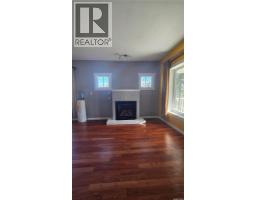 Office - 628 Walsh Avenue, Oxbow, SK S0C2B0 Photo 8