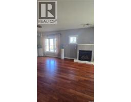 Family room - 628 Walsh Avenue, Oxbow, SK S0C2B0 Photo 9