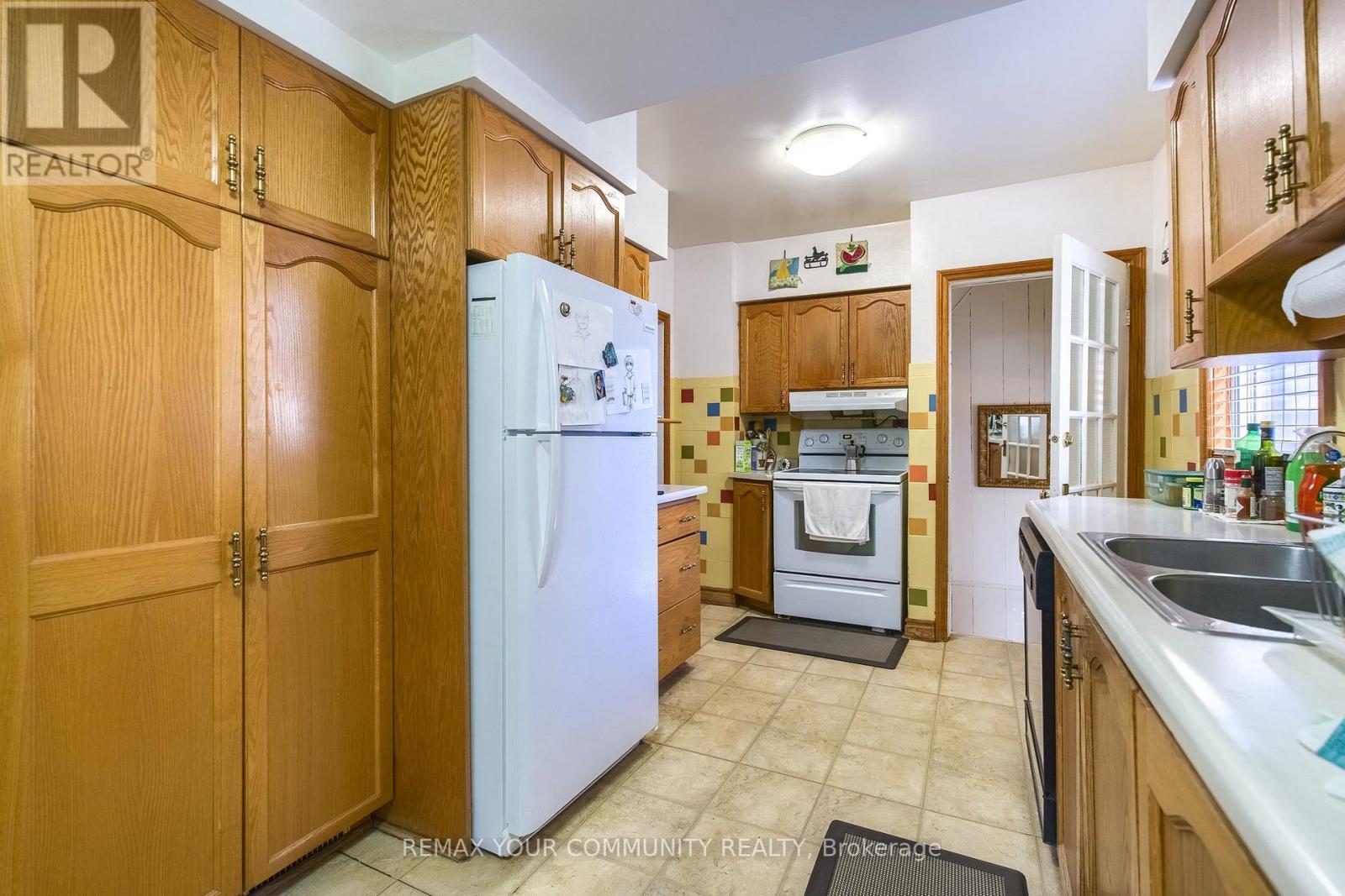374 PENN AVENUE - Image 14