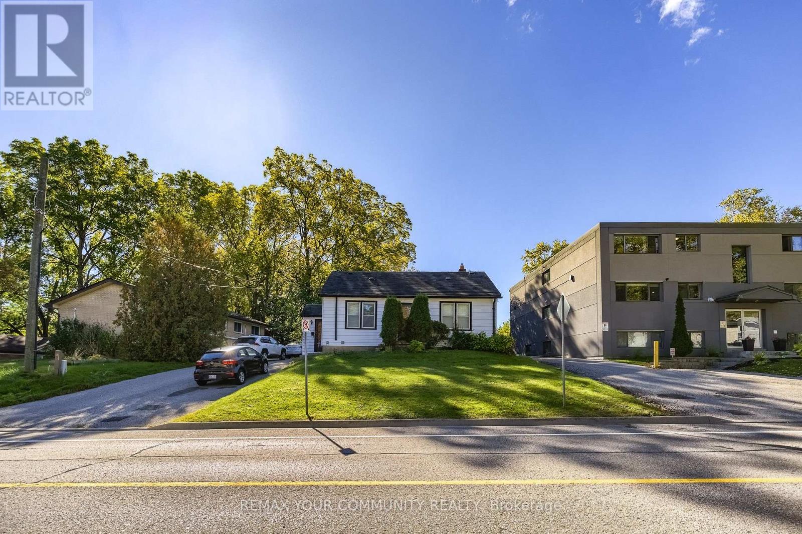374 PENN AVENUE, Newmarket (Bristol-London) Ontario