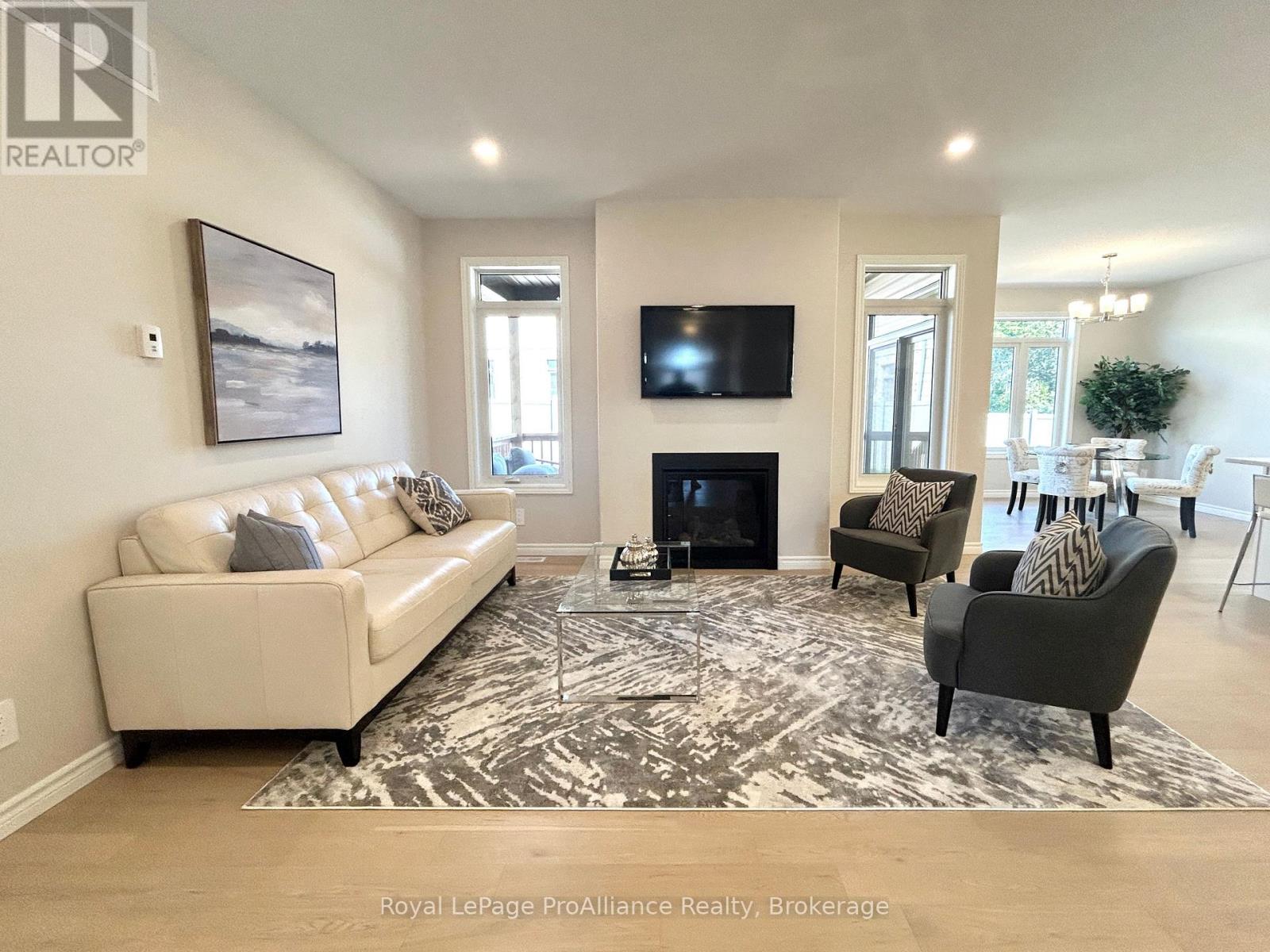57 Cottonwood Drive, Belleville, ON photo 4