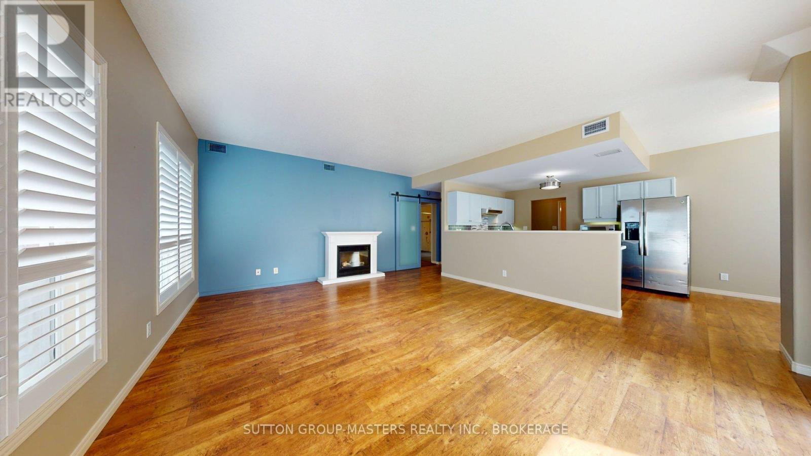 #101 350 WELLINGTON STREET - Image 4