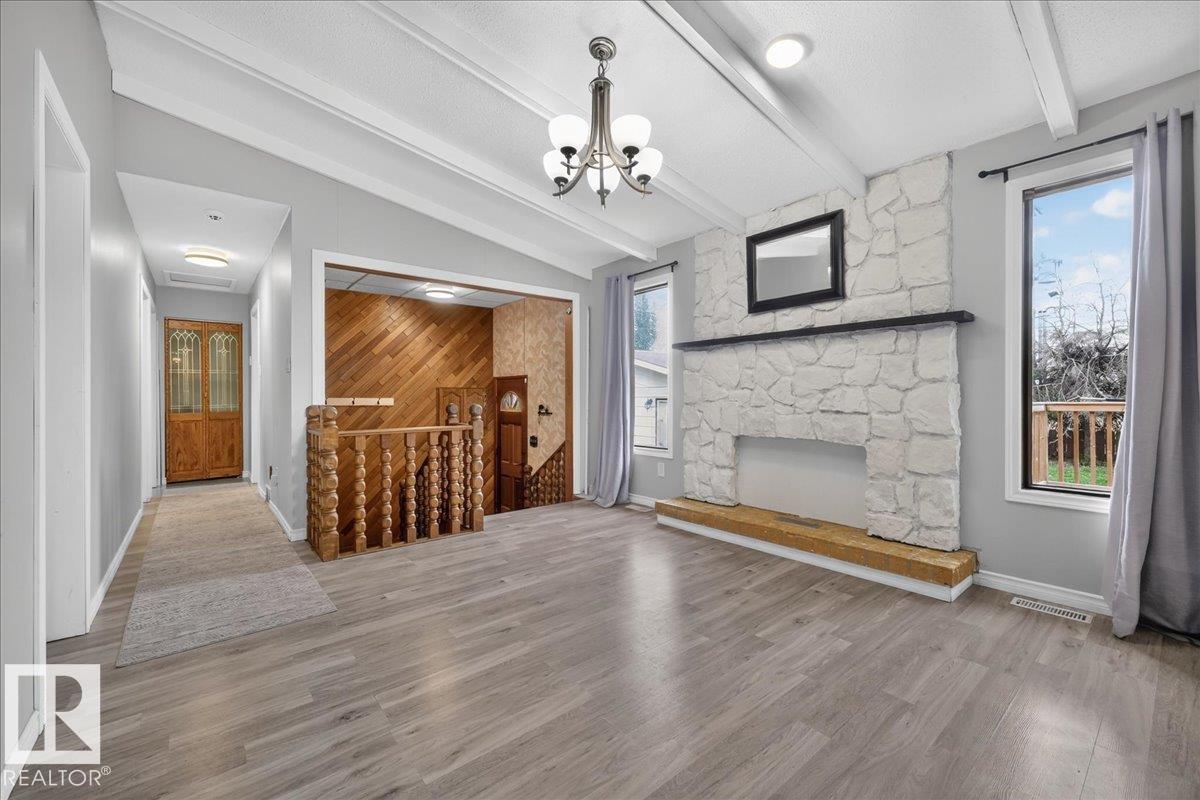 5210 49 ST - 10