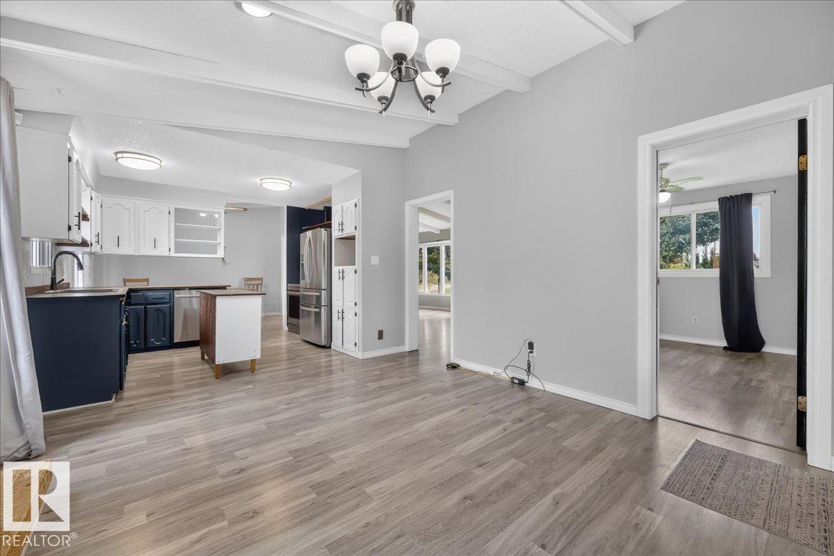 5210 49 ST - 13