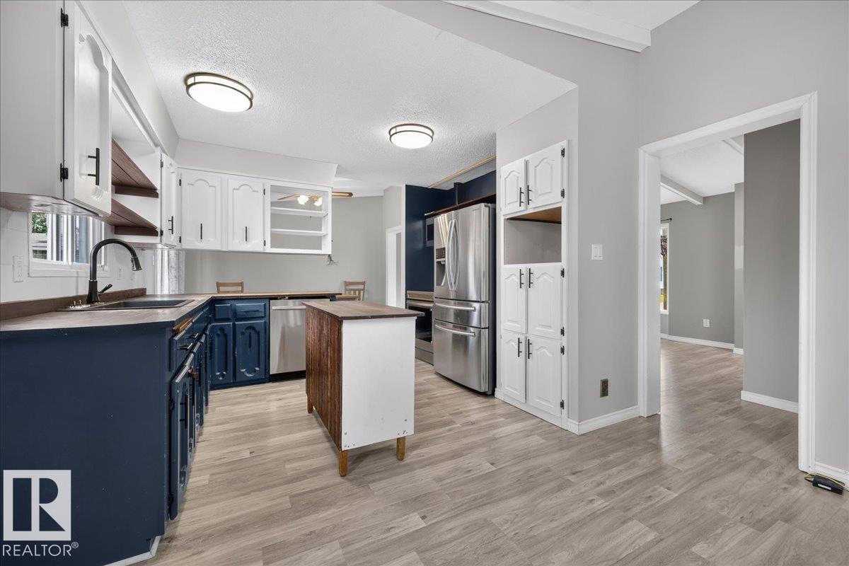 5210 49 ST - 15
