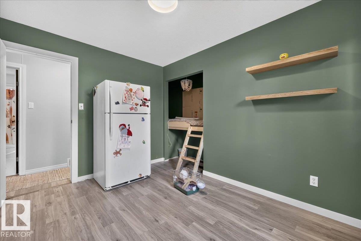 5210 49 ST - 31
