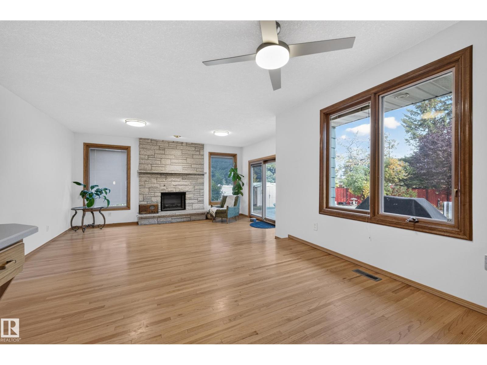 10706 33A AV NW - 16