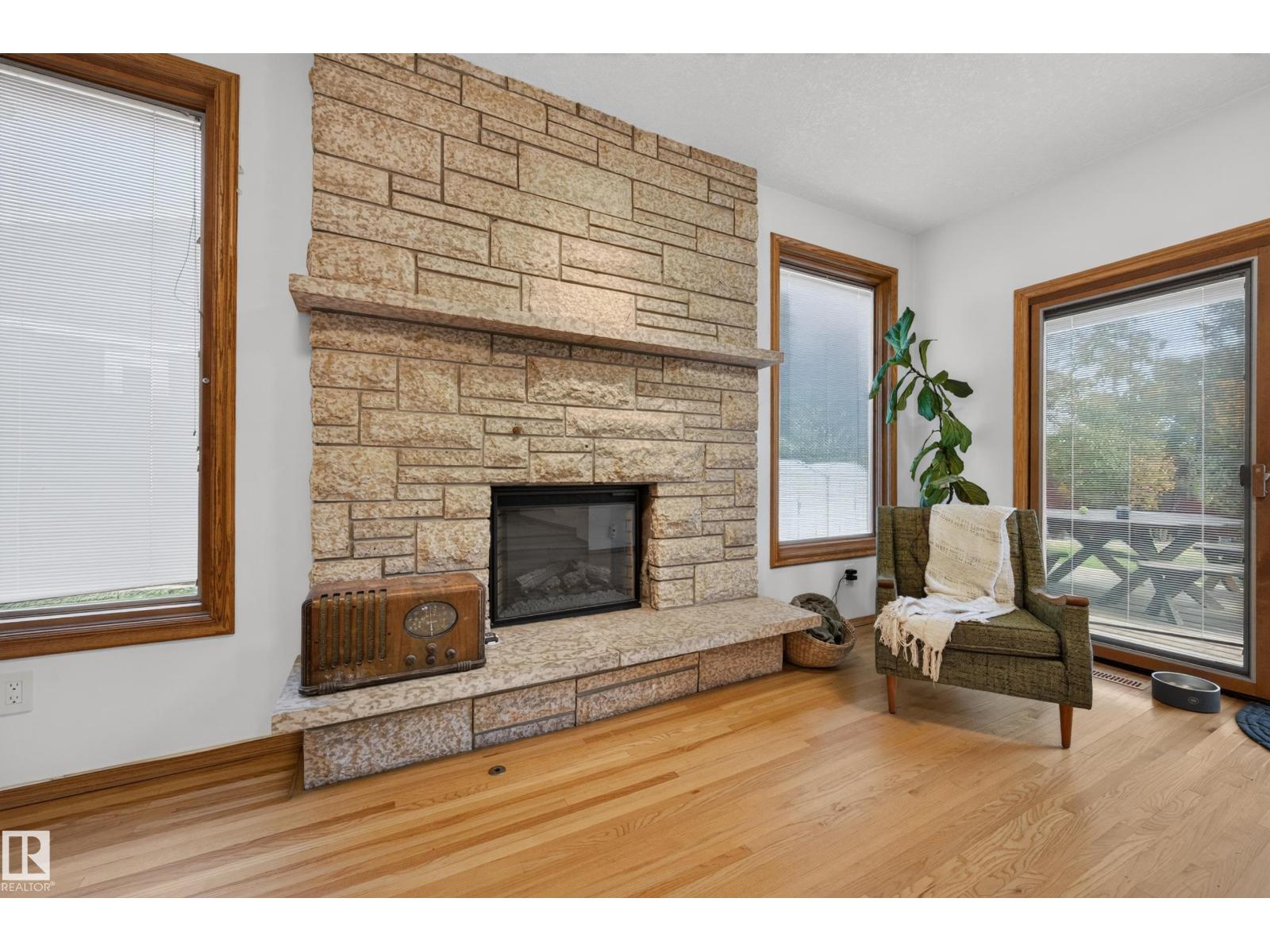 10706 33A AV NW - 22