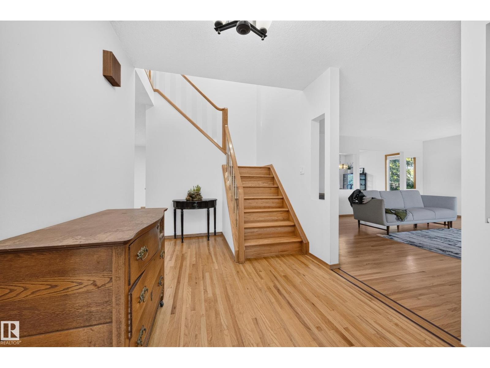 10706 33A AV NW - Image 3