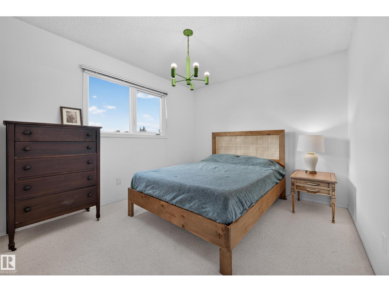 10706 33A AV NW - 32