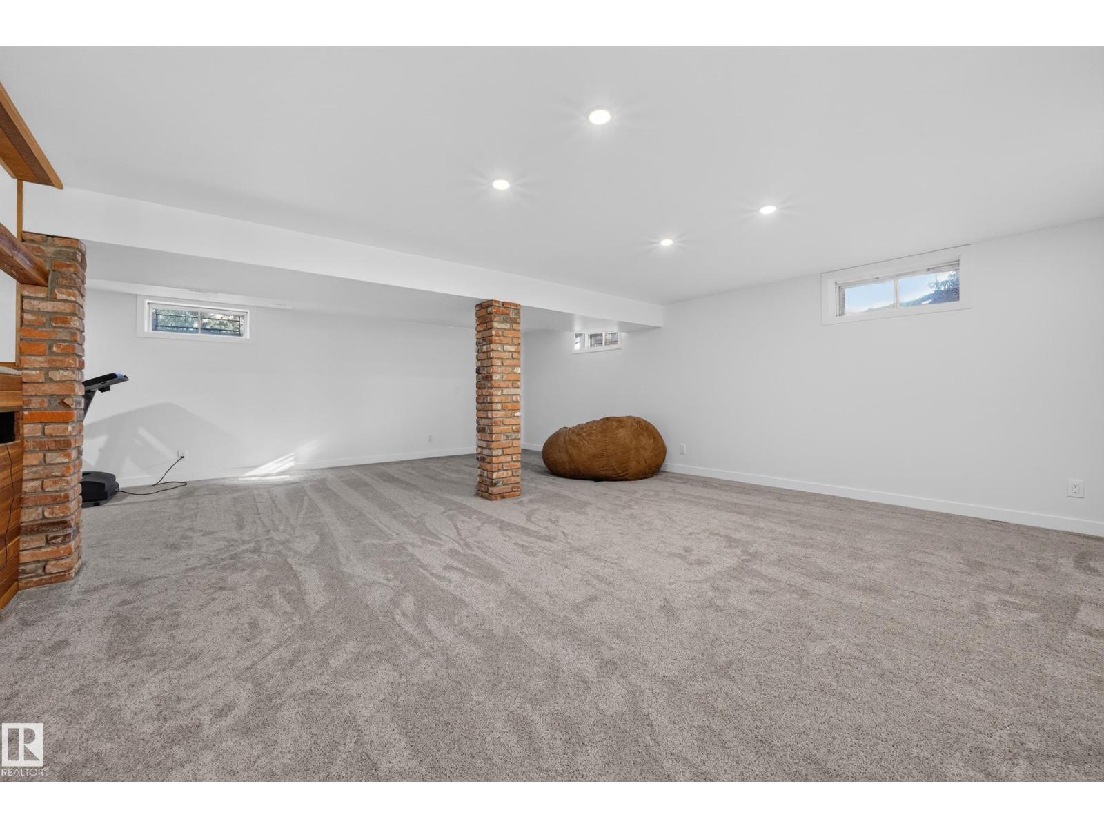 10706 33A AV NW - 41