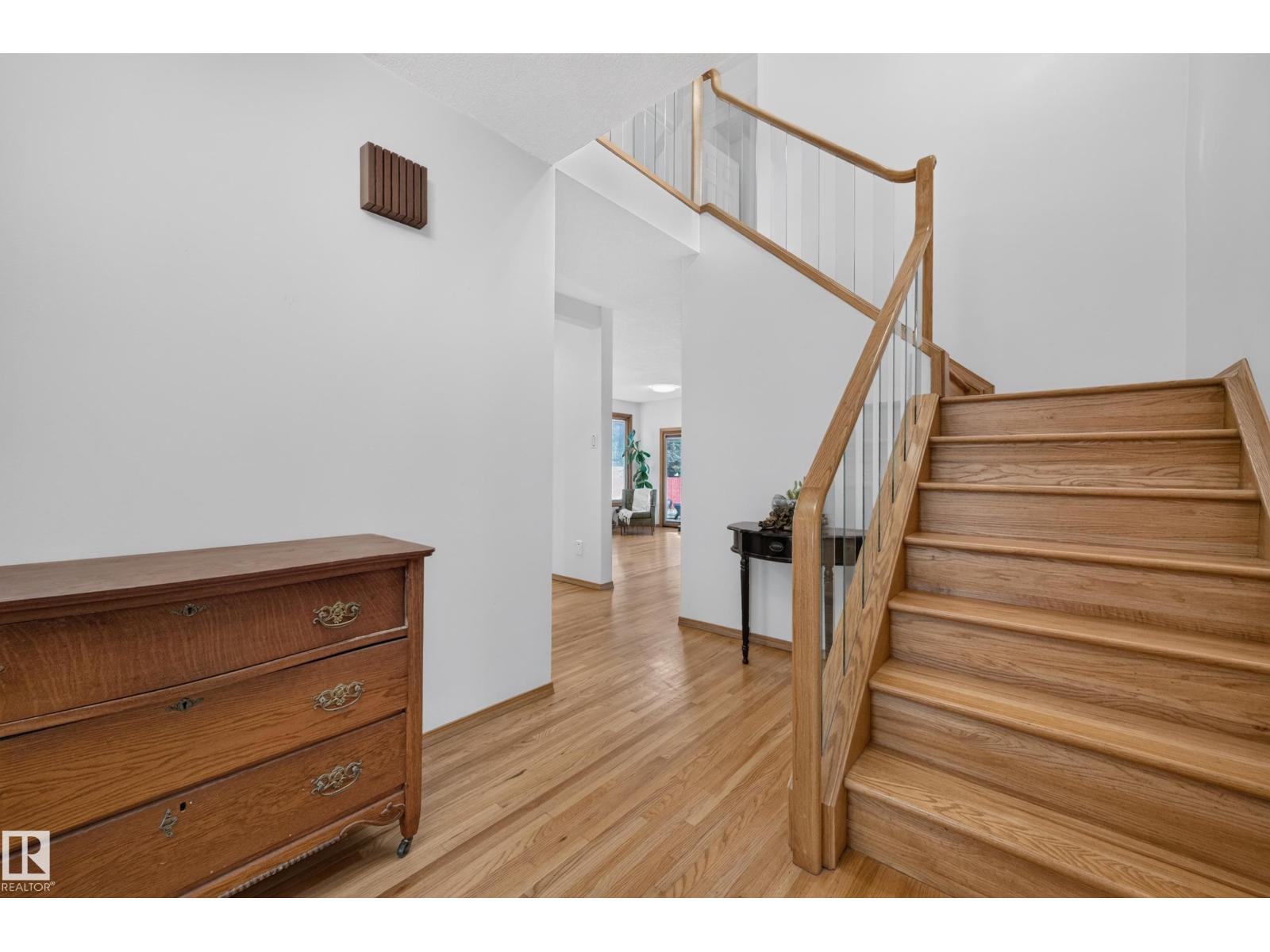 10706 33A AV NW - 5