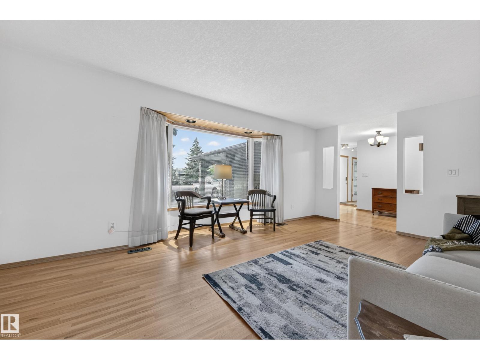 10706 33A AV NW - 8
