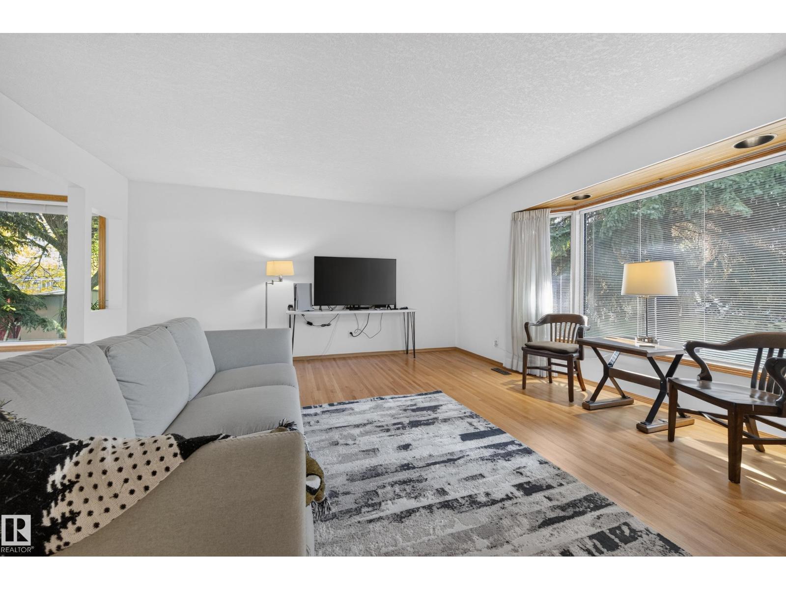 10706 33A AV NW - Image 9