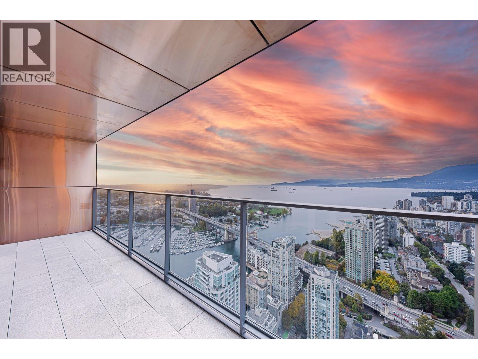 5702 1480 HOWE STREET, Vancouver