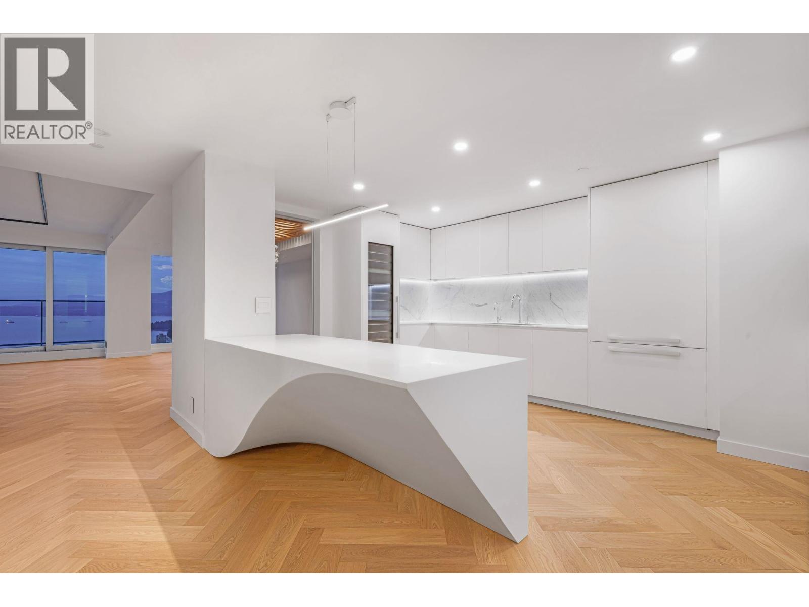 5702 1480 HOWE STREET, Vancouver