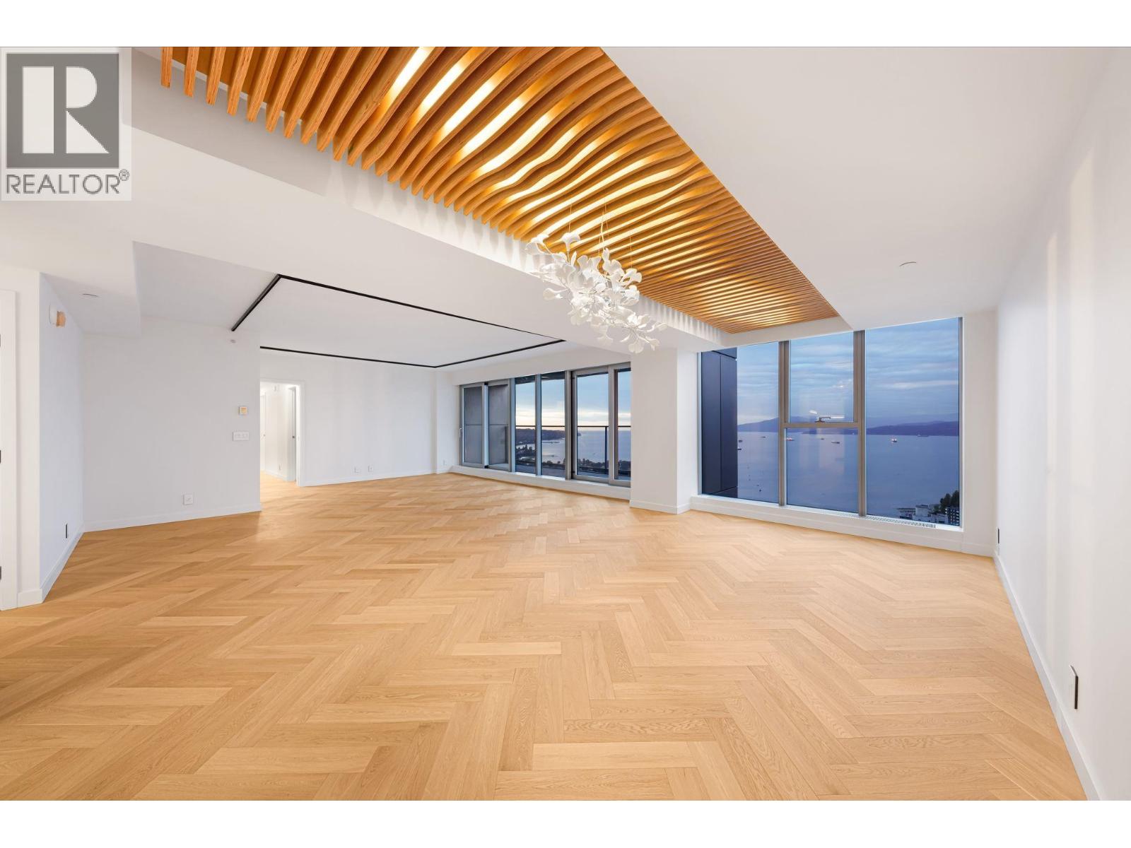 5702 1480 HOWE STREET, Vancouver
