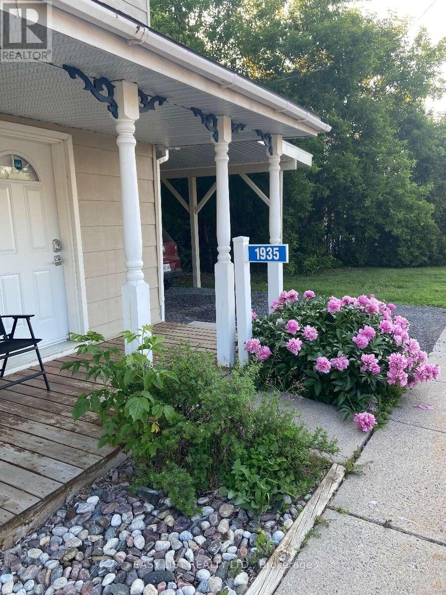1935 FRONT ROAD - 2
