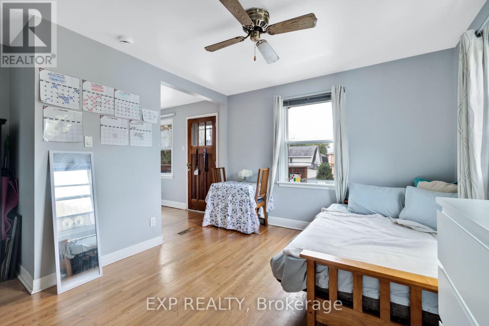 50 HOLLAND AVENUE - 25