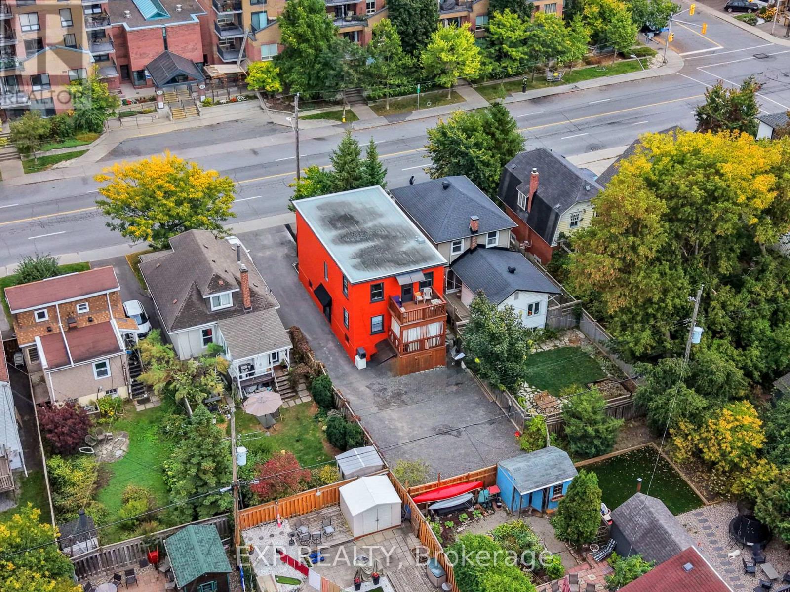 50 HOLLAND AVENUE - 45