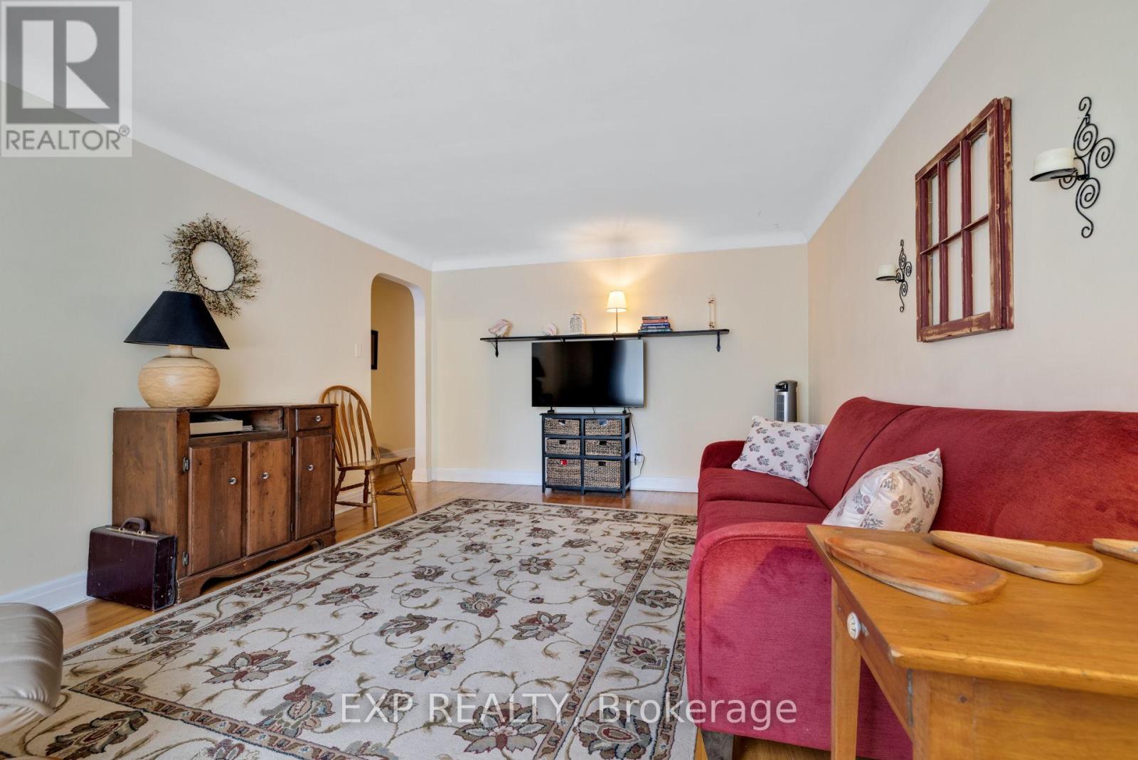 50 HOLLAND AVENUE - 7