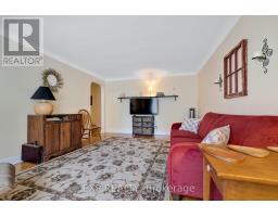 Living room - 50 Holland Avenue, Ottawa, ON K1Y0X4 Photo 7