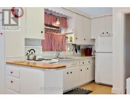 Kitchen - 50 Holland Avenue, Ottawa, ON K1Y0X4 Photo 8