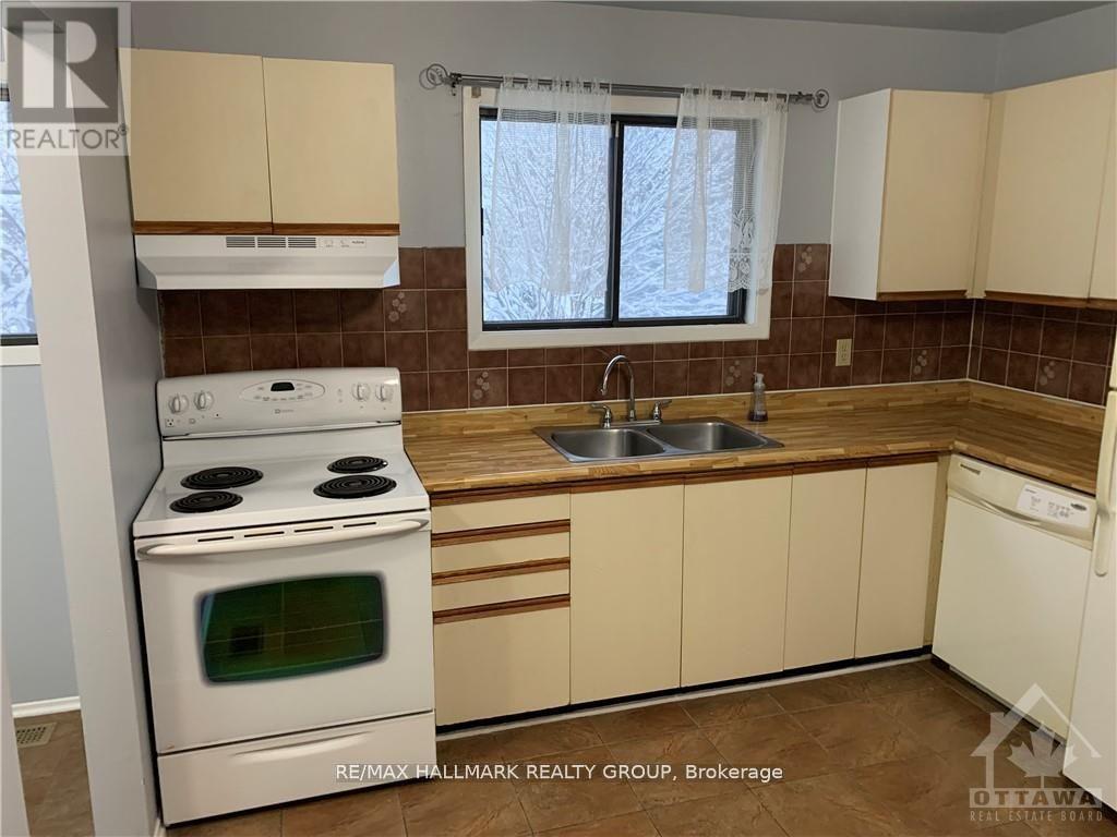 Commercial Properties for Rent in Ottawa – 23 BLACK FOREST LANE – By Peter Sagos - Image 9